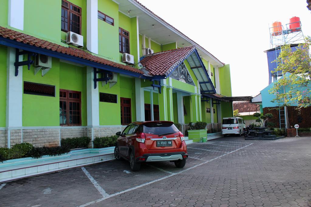 Hotel Indonesia Пекалонган Экстерьер фото